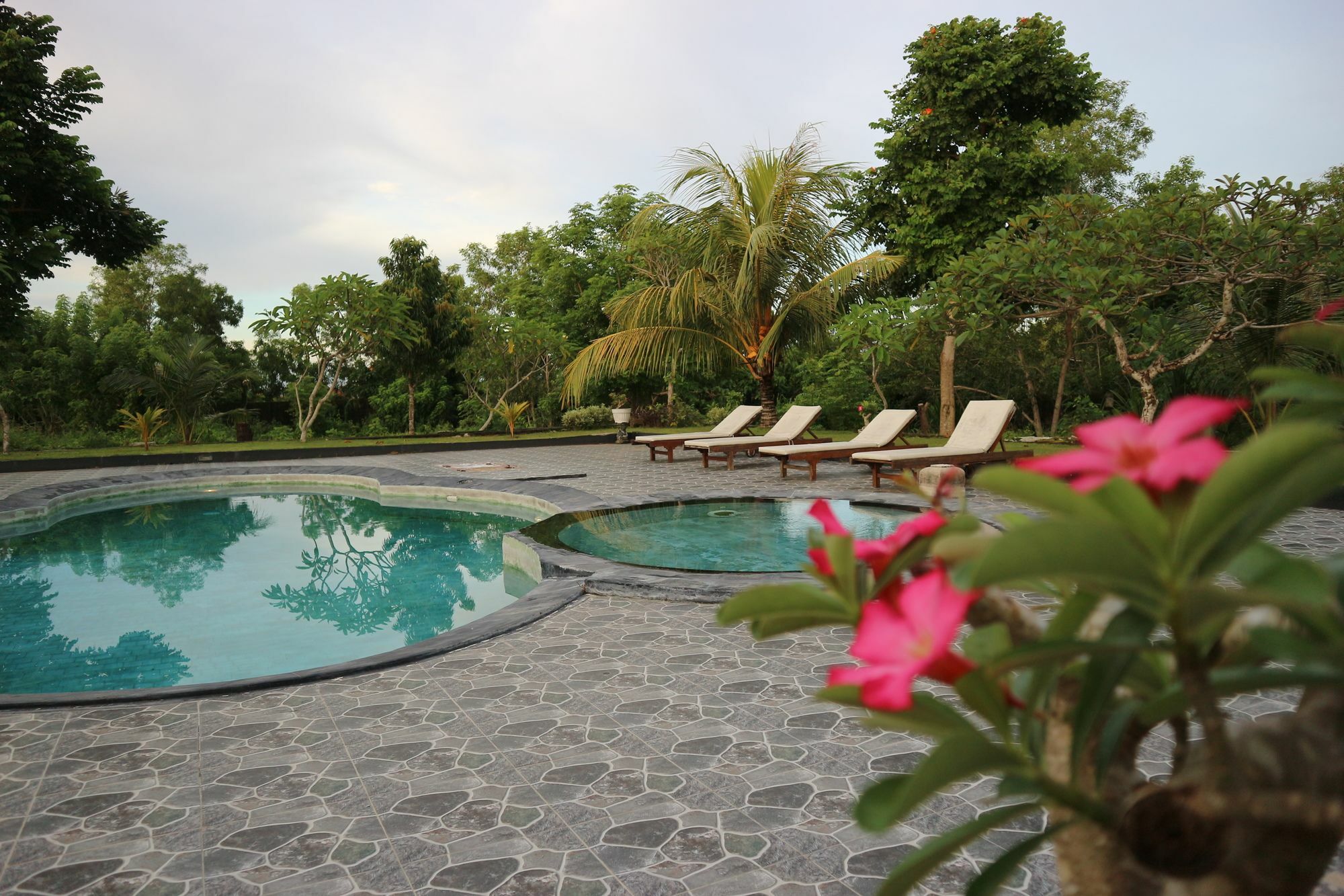 Bhujangga'S Village Near Pantai Uluwatu Redpartner ภายนอก รูปภาพ